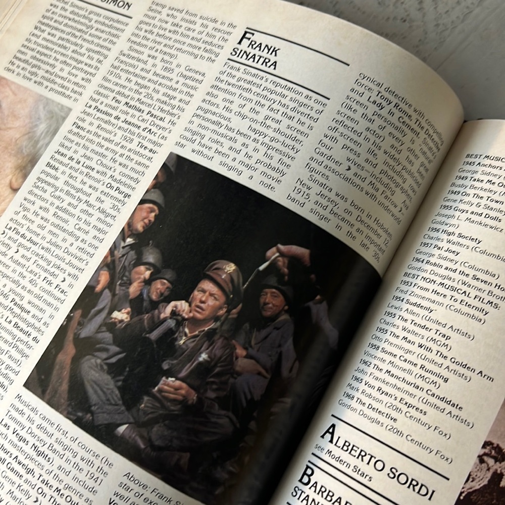 THE WORLDS GREAT MOVIE STARS AND THEIR FILMS FROM 1900 - PRESENT DAY (1979) BOOK - Picture 15 of 17